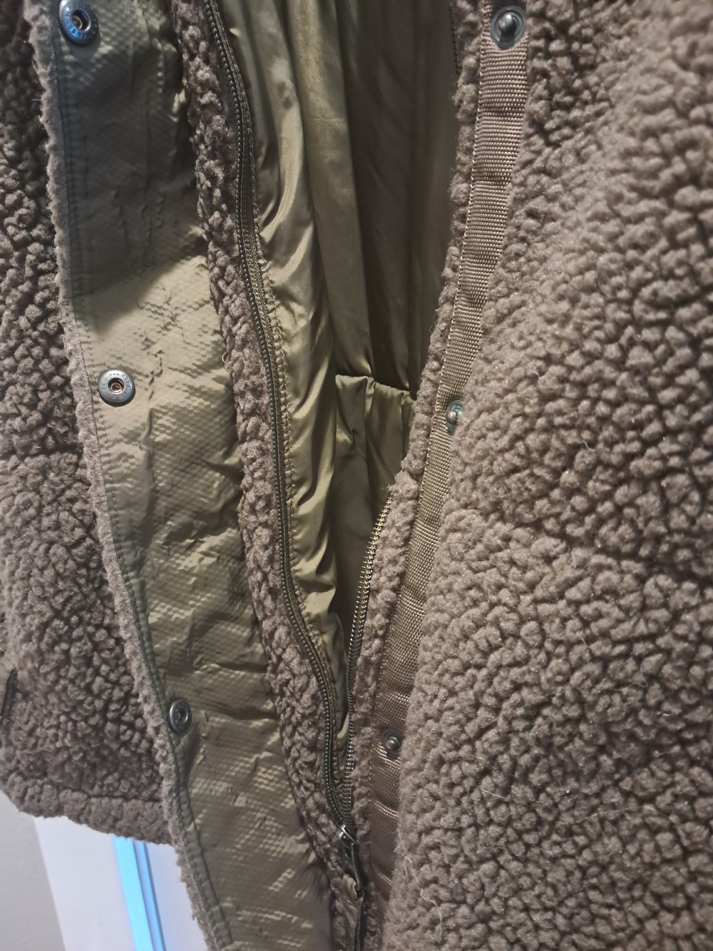 Columbia Women’s Dark Brown Sherpa Teddy Jacket - Picture 5 of 7